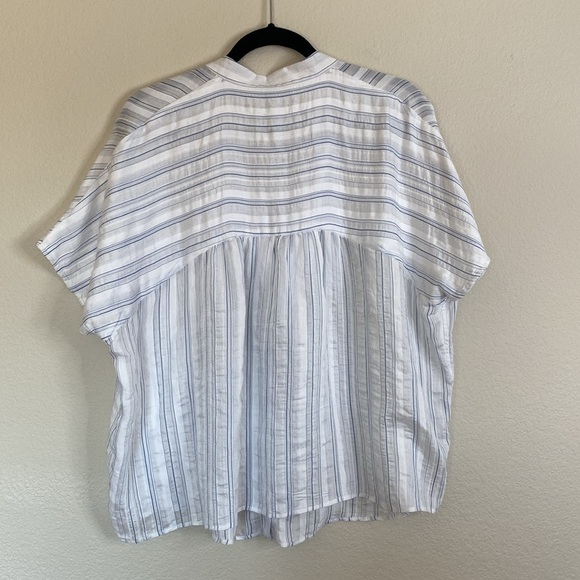 Vince Drapey striped shirred blouse women’s large EUC white blue runs big - Picture 4 of 5